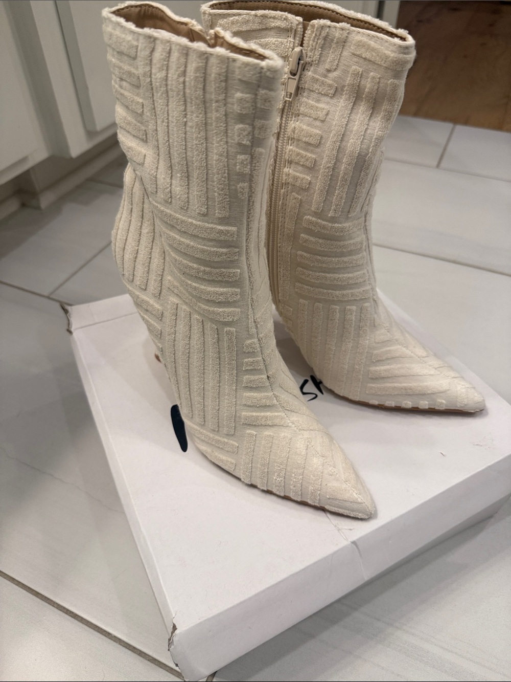 Amazing Lace Cream Textured Pointed-Toe Ankle Boots